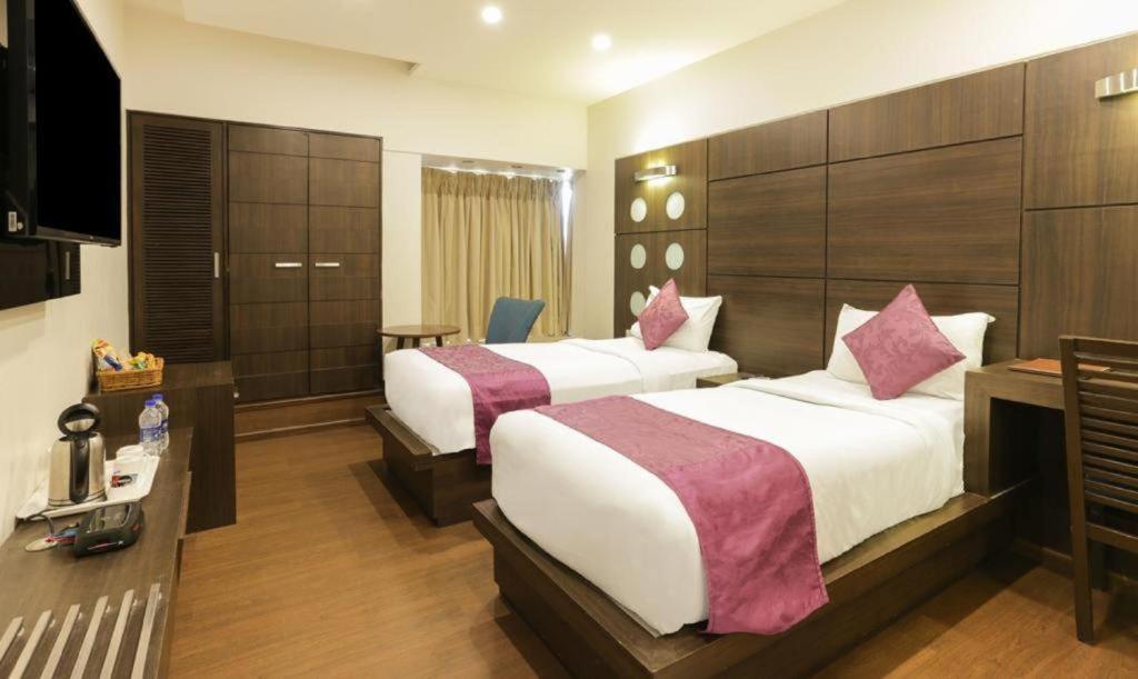 نيودلهي Hotel Green Plaza At Airport المظهر الخارجي الصورة